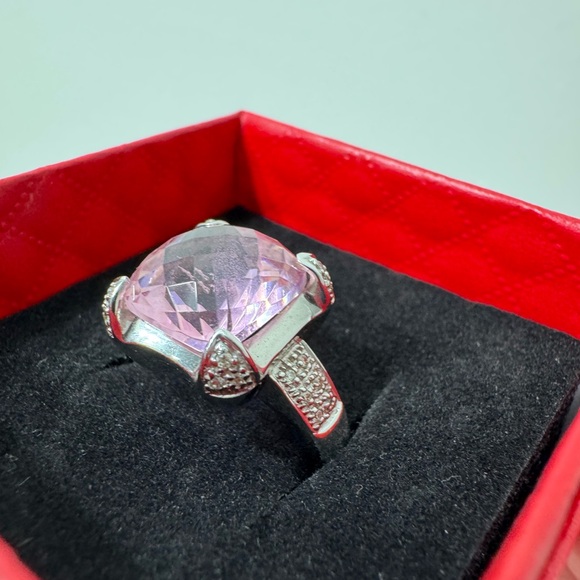 Ring - Picture 3 of 5